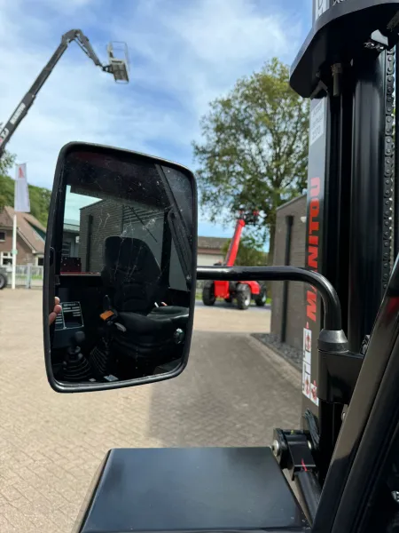 Onze verhuurvloot is weer uitgebreid! Recent hebben we 5 nieuwe Manitou ruwterreinheftrucks toegevoegd: