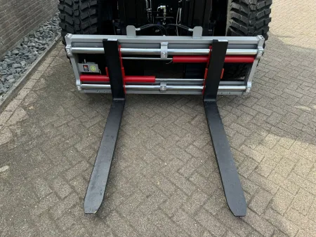 Onze verhuurvloot is weer uitgebreid! Recent hebben we 5 nieuwe Manitou ruwterreinheftrucks toegevoegd: